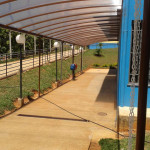 Toldo fixo em policarbonato compacto